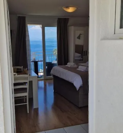 Apartment Luan Vis