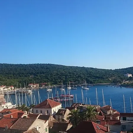 Luan Apartament Vis