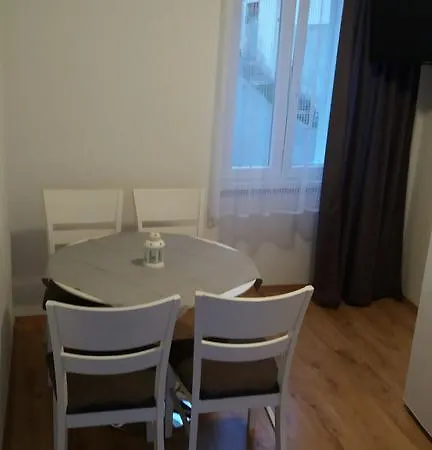 Luan Apartment Vis